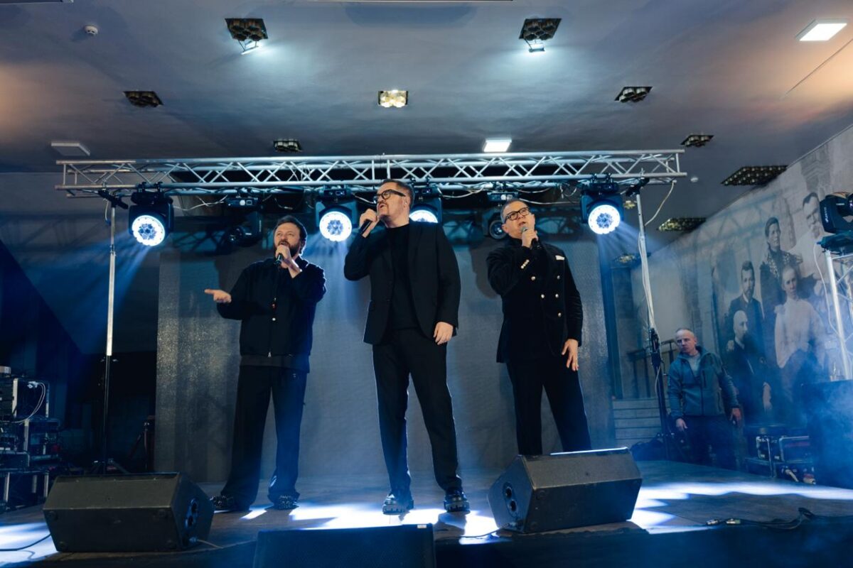 Михайло Хома, Олександр Пономарьов та Юрій Горбунов на благодійному аукціоні