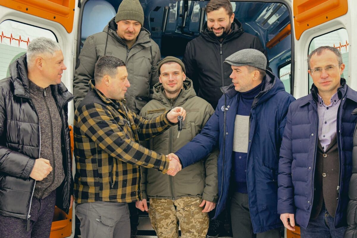 Кіноспілка та Фундація Течія передали карету швидкої 1020 ЗРАП