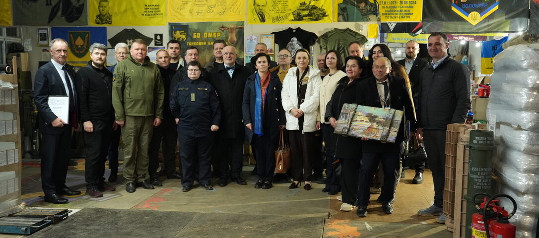 Кіноспілка разом з литовськими партнерами передали пакет допомоги ГУР